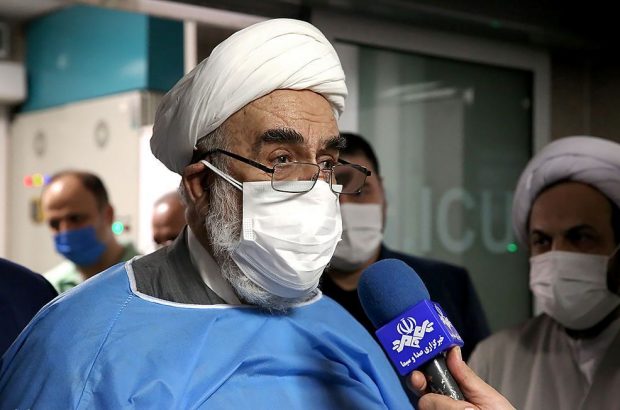 رییس دفتر مقام معظم رهبری از آیت‌الله مصباح یزدی عیادت
کرد