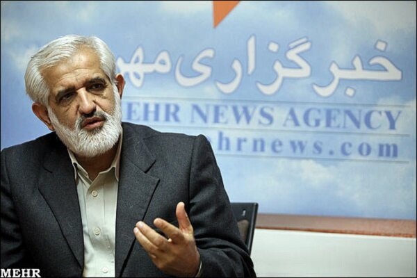 شورای وحدت به عنوان نخ تسبیح جریان های انقلابی را به وصل
می‌کند