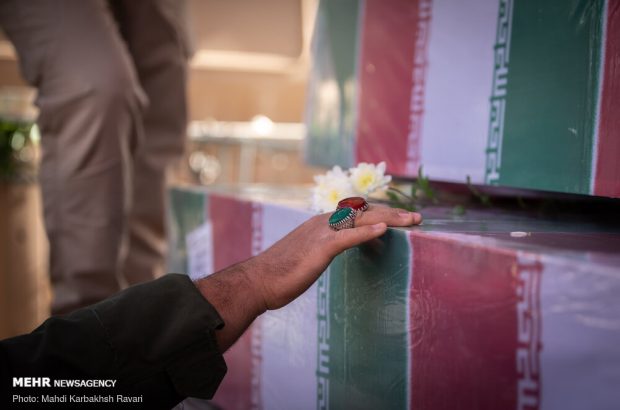 پیکر پاک و مطهر ۱۵ شهید گمنام وارد استان فارس می شود