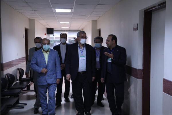 بازدید وزیر بهداشت از روند برگزاری آزمون ارتقاء و گواهینامه
پزشکی