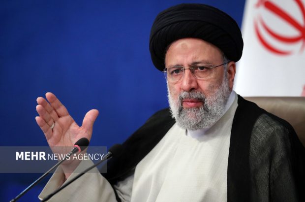 مردم شیوه نامه‌های بهداشتی را با جدیت بیشتری رعایت
کنند