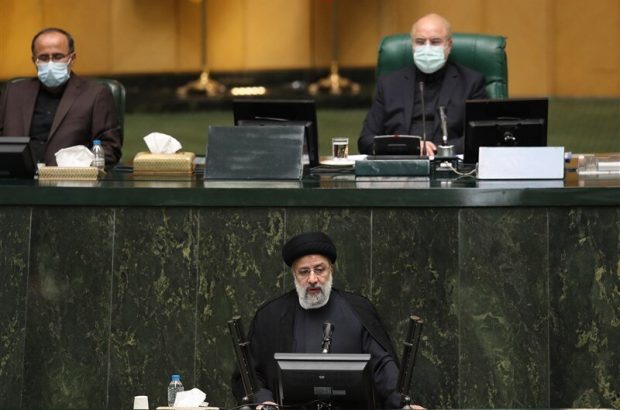 رئیس جمهور سه شنبه برای دفاع از زاهدی وفا در مجلس حضور
می‌یابد