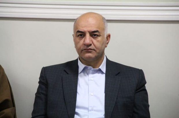 فرماندار بروجرد: توزیع عادلانه آرد توسط شرکت بومی انجام
می‌شود