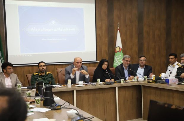 فرماندار خرم‌آباد: مدیران ناموفق در تحقق سند اشتغال جایگزین
می‌شوند