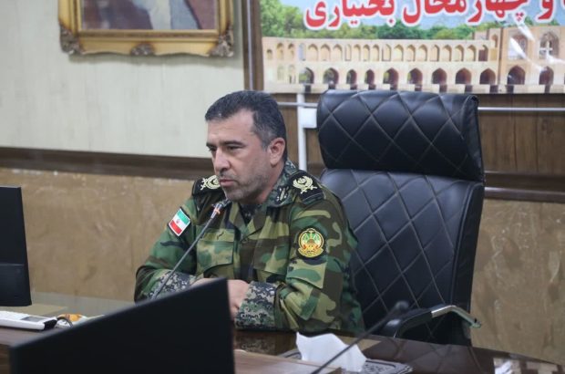 فرمانده ارشد نظامی آجا در منطقه اصفهان روز سپاه را تبریک
گفت