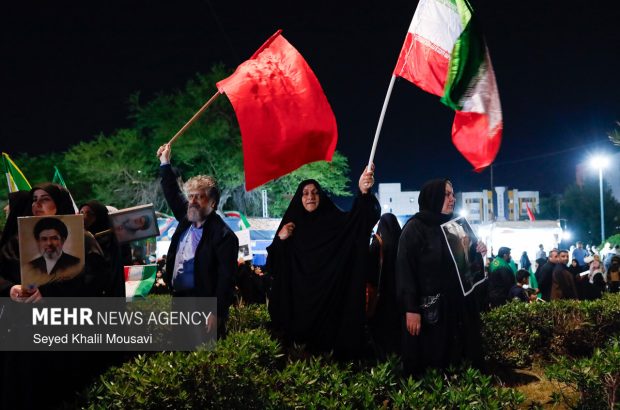 مردم اهواز: تا پیروزی نهایی خیابان‌ با ماست