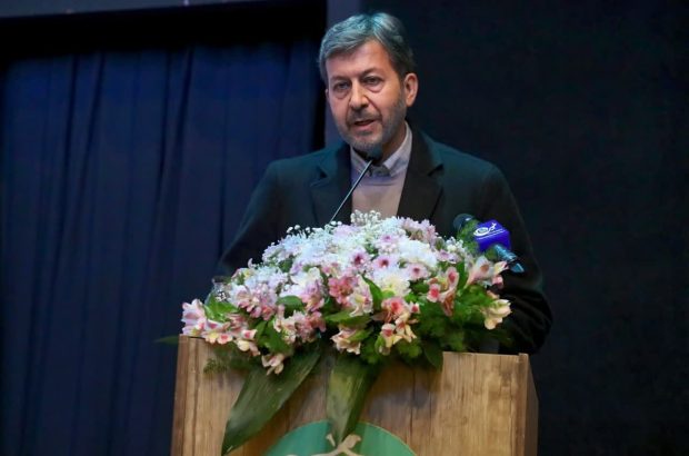 کارگران ستون توسعه‌اند؛ تأکید استاندار اصفهان بر کرامت نیروی
کار