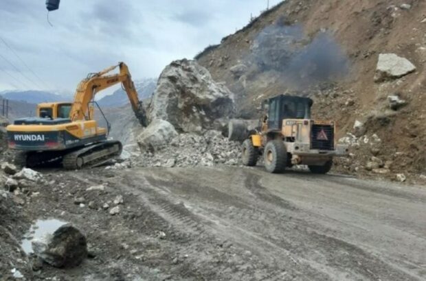 ۱۷۰ مقطع از جاده‌های ایلام ریزش‌برداری شد