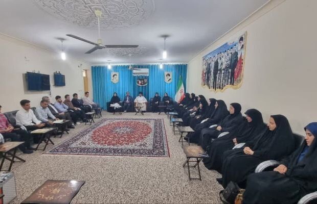 امام جمعه گناوه: معلمان ادامه‌دهنده مسیر هدایتگری پیامبران
هستند