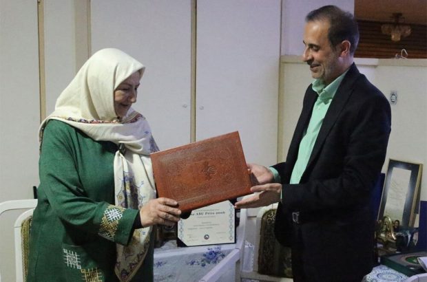 دیدار معاون صدا با عذرا وکیلی؛ شهیدی که مخاطب «سلام کوچولو»
بود