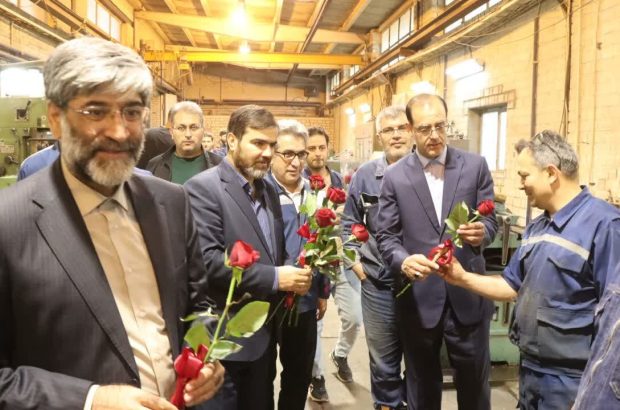 عتباتی: کارگران میدان دار عرصه تولید و صنعت کشور در جنگ
اقتصادی هستند