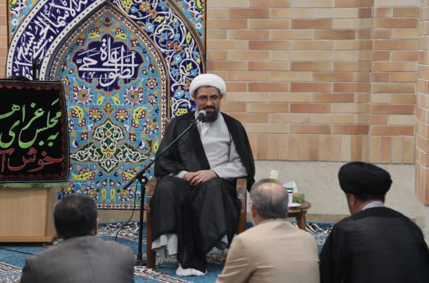 جامعه اسلامی باید بر مدار برادری و تبعیت از ولایت شکل
بگیرد