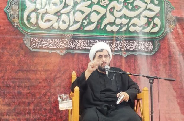 حجت الاسلام مومنی: دوری از اهل‌بیت(ع) خشونت در جامعه را
تشدید می‌کند