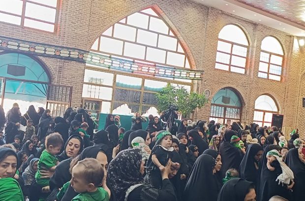 لالایی مادران تبریزی برای کوچک‌ترین شهید کربلا در صحن
سیدحمزه