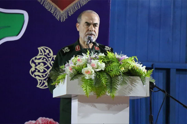 وحدت و مقاومت رمز شکست‌ناپذیری ملت ایران در برابر استکبار
است