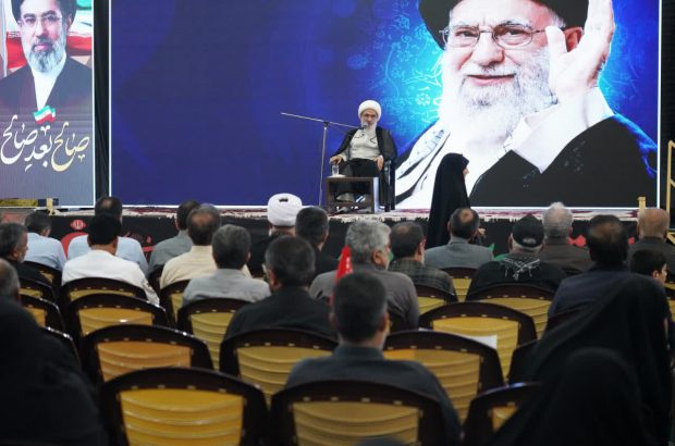 تأکید امام جمعه بوشهر بر ضرورت حفظ وحدت ملی حول محور
ولایت تأکید امام جمعه بوشهر بر ضرورت حفظ وحدت ملی حول محور
ولایت