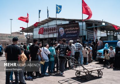 زائران افغانستانی یک‌روز قبل از تشییع رهبر شهید وارد مشهد
می‌شوند